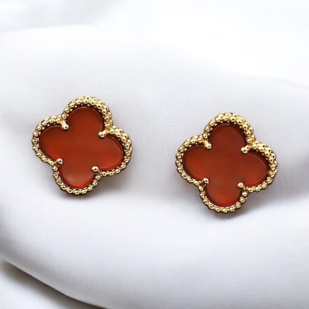 New 18k Gold Plated Clover Earrings - Picture 2 of 9